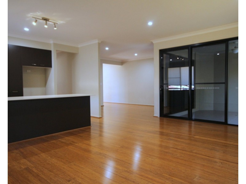 2/429 Ashmore Road, Ashmore QLD 4214