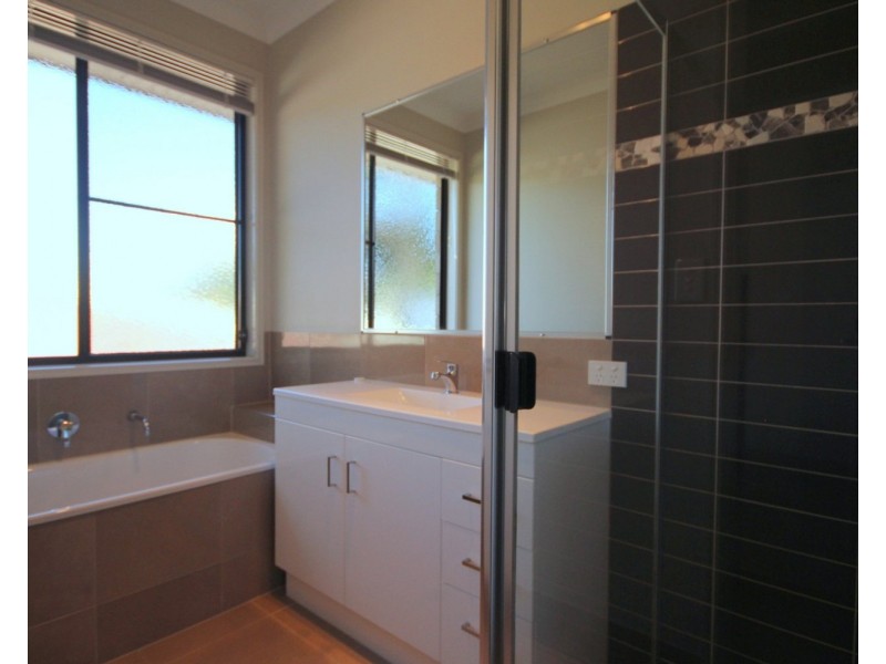2/429 Ashmore Road, Ashmore QLD 4214