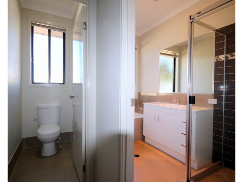 2/429 Ashmore Road, Ashmore QLD 4214
