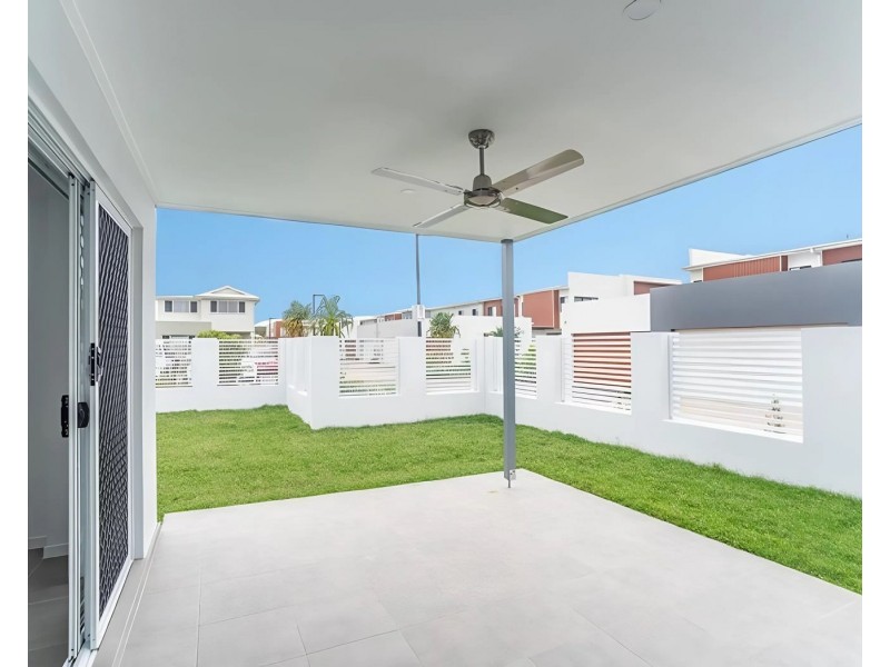 17 Beacon Lane, Hope Island QLD 4212