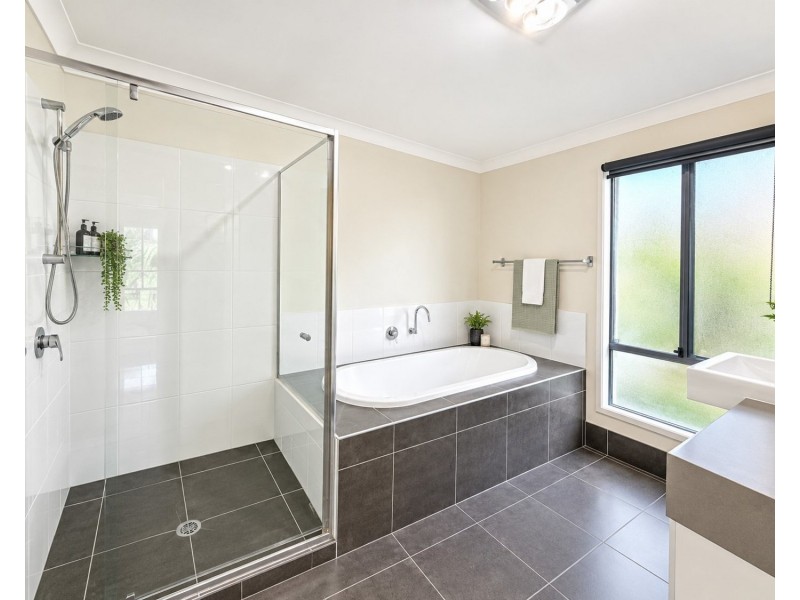 44 Candlebark Circuit, Upper Coomera QLD 4209