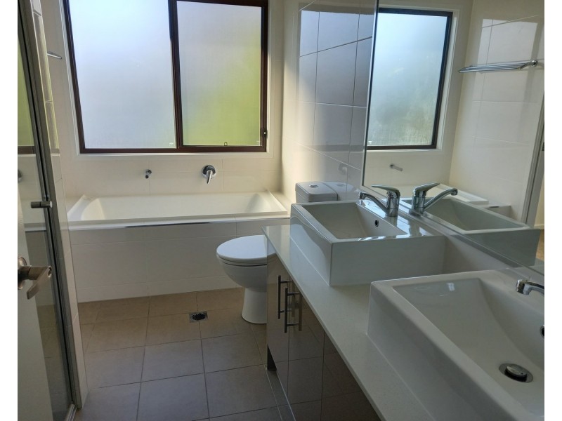 3/2 Carnarvon Court, Oxenford QLD 4210