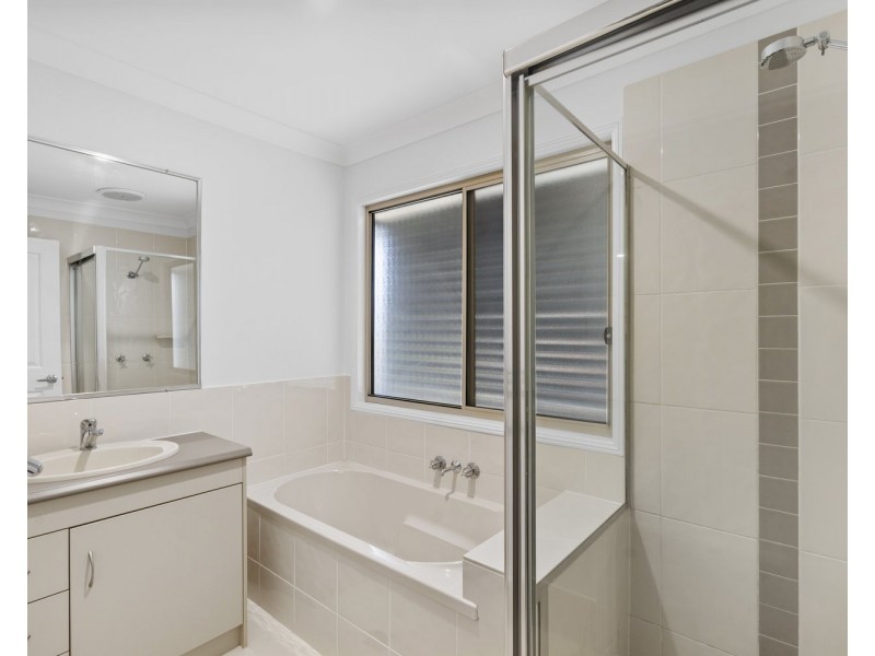 1/54 Beattie Road, Coomera QLD 4209