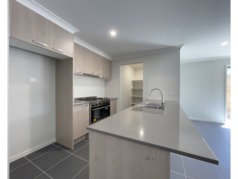 70 Village Boulevard, Pimpama QLD 4209