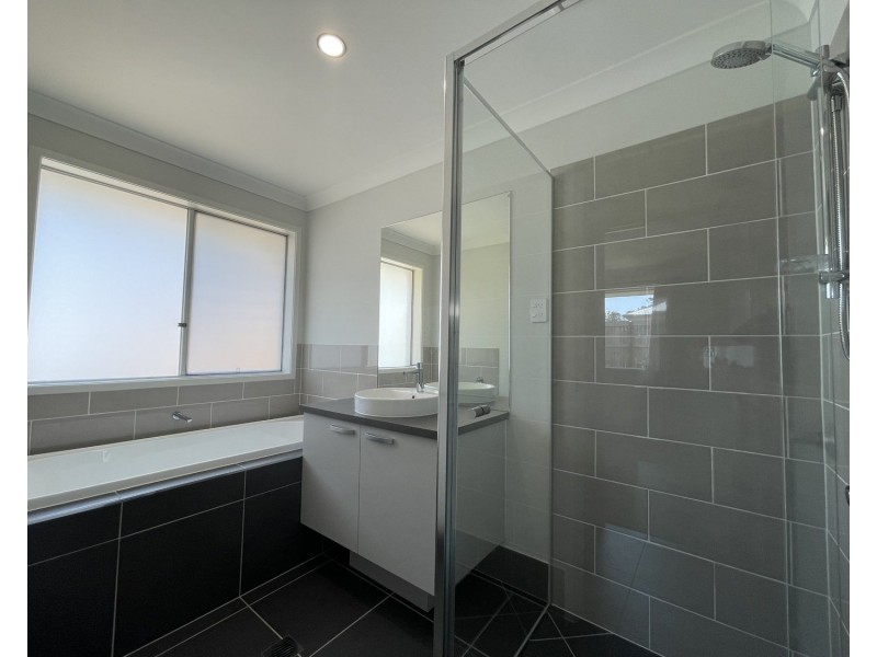 70 Village Boulevard, Pimpama QLD 4209