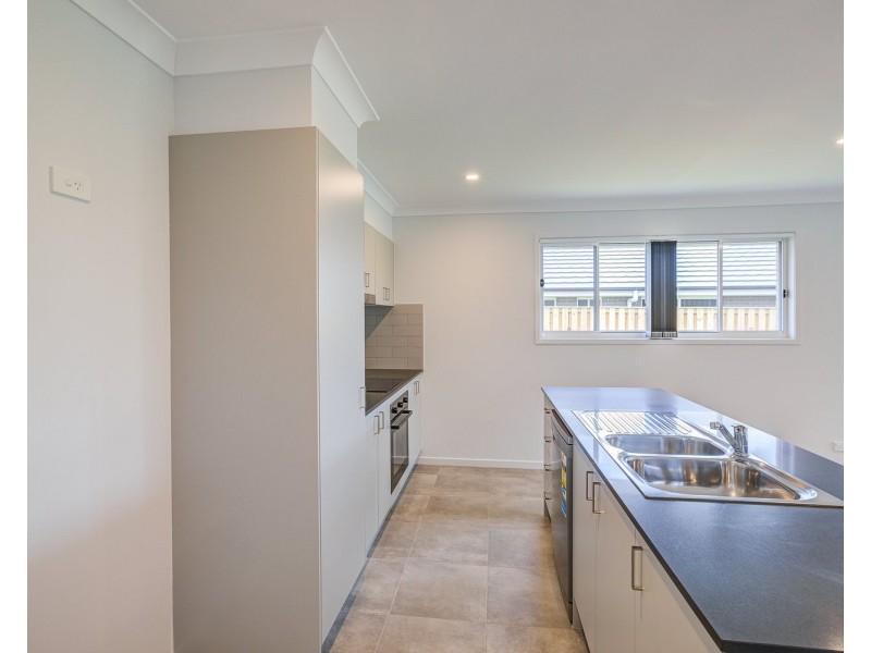 34 Edinburgh Crescent, Gleneagle QLD 4285