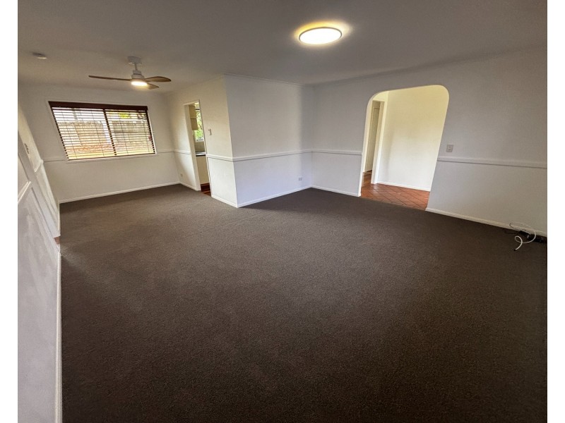 37 Yangoora Crescent, Ashmore QLD 4214