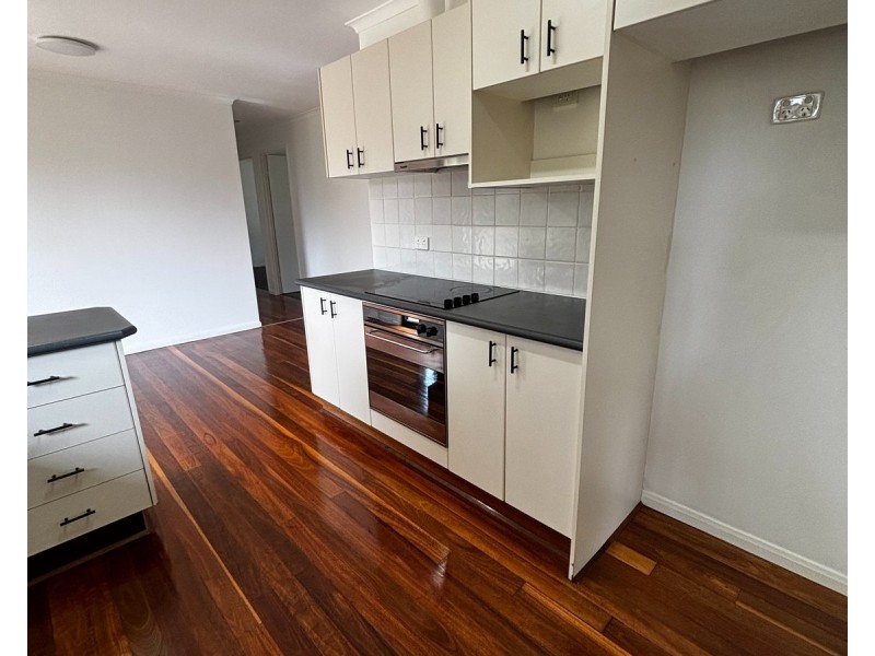 37 Yangoora Crescent, Ashmore QLD 4214
