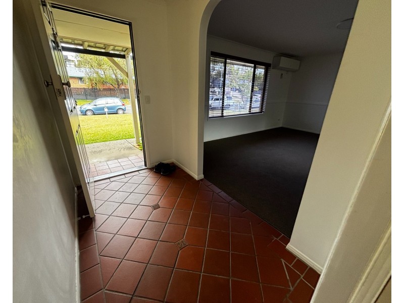 37 Yangoora Crescent, Ashmore QLD 4214