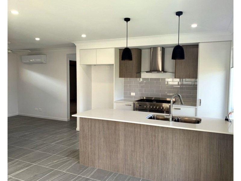 2/3 Mernick Court, Bahrs Scrub QLD 4207
