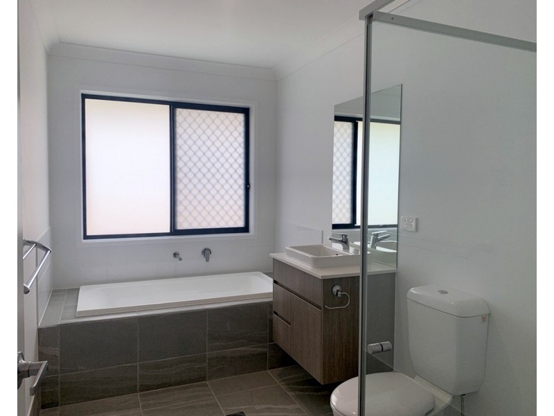 2/3 Mernick Court, Bahrs Scrub QLD 4207