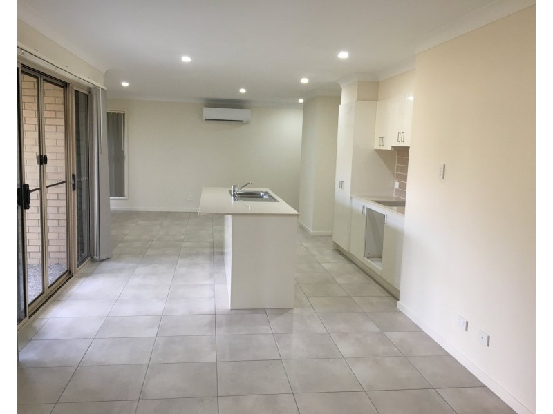 77 Woodrose Circuit, Pimpama QLD 4209