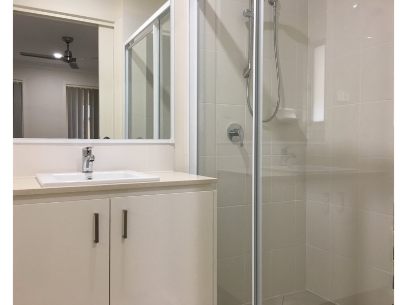 77 Woodrose Circuit, Pimpama QLD 4209