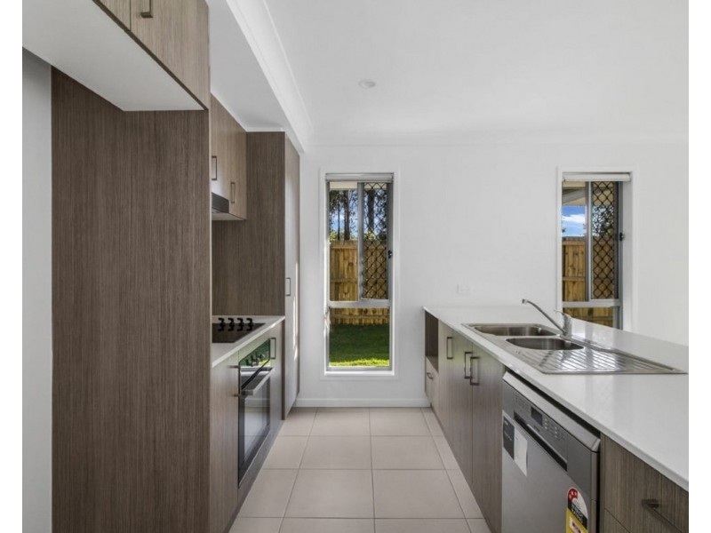 12 Janet Street, Walloon QLD 4306