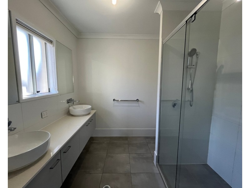 28 Girtin Circuit, Pimpama QLD 4209