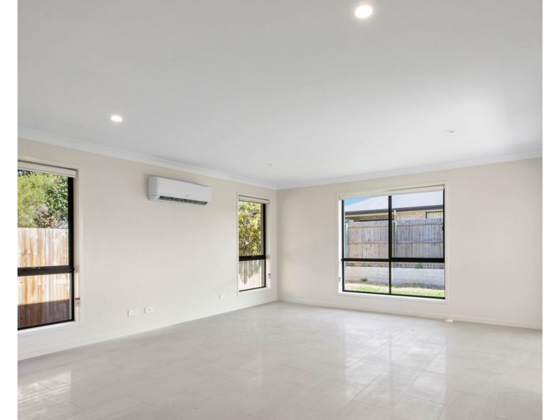27 Prestwood Street, Logan Reserve QLD 4133