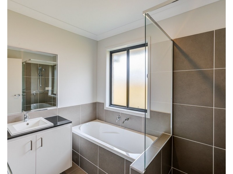 10 Chalk Street, Logan Reserve QLD 4133