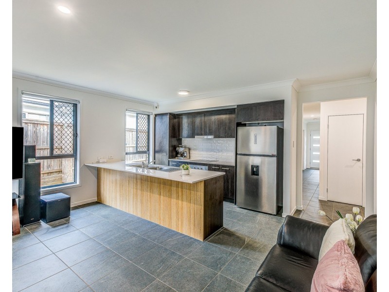 8 Optima Street, Ripley QLD 4306