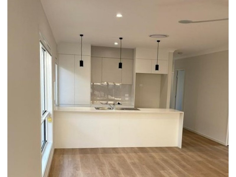 15 Chesterton Street, Redland Bay QLD 4165