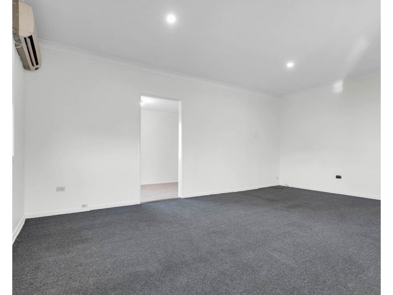 11 Dawson Street, Woodridge QLD 4114
