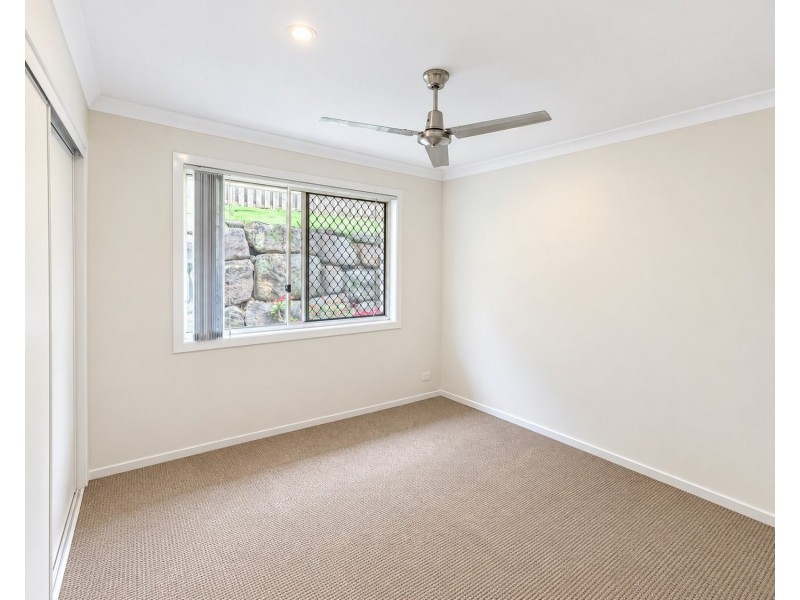 2/49 Harmsworth Road, Pacific Pines QLD 4211