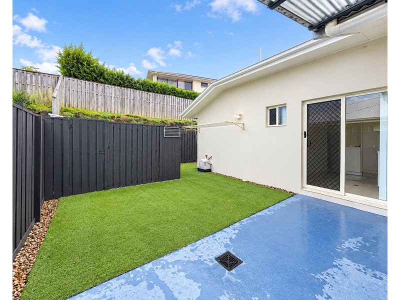 2/49 Harmsworth Road, Pacific Pines QLD 4211