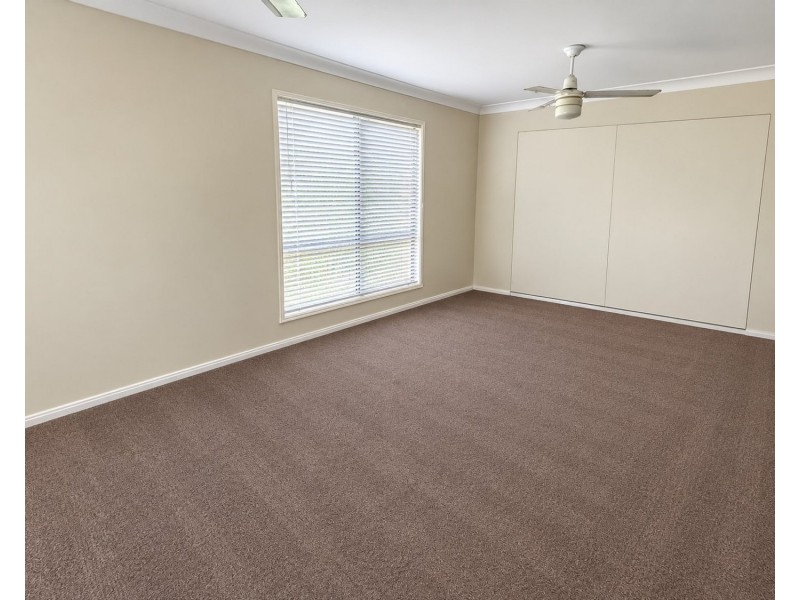 6 Peckham Court, Pacific Pines QLD 4211