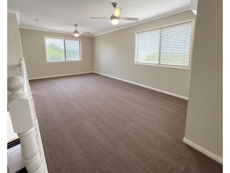 6 Peckham Court, Pacific Pines QLD 4211