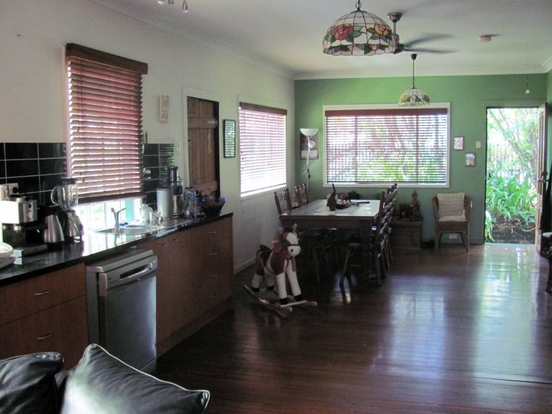 12 Chuter Ave, Southport QLD 4215