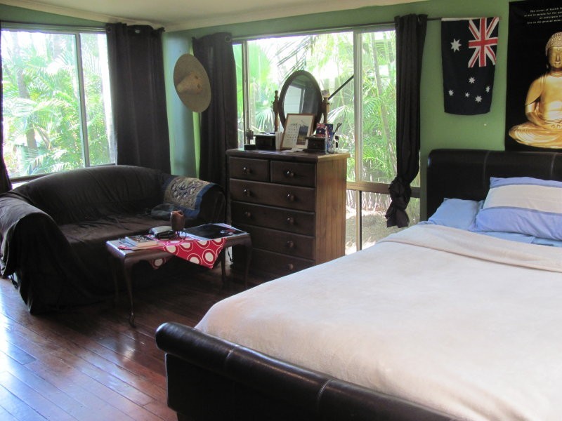 12 Chuter Ave, Southport QLD 4215