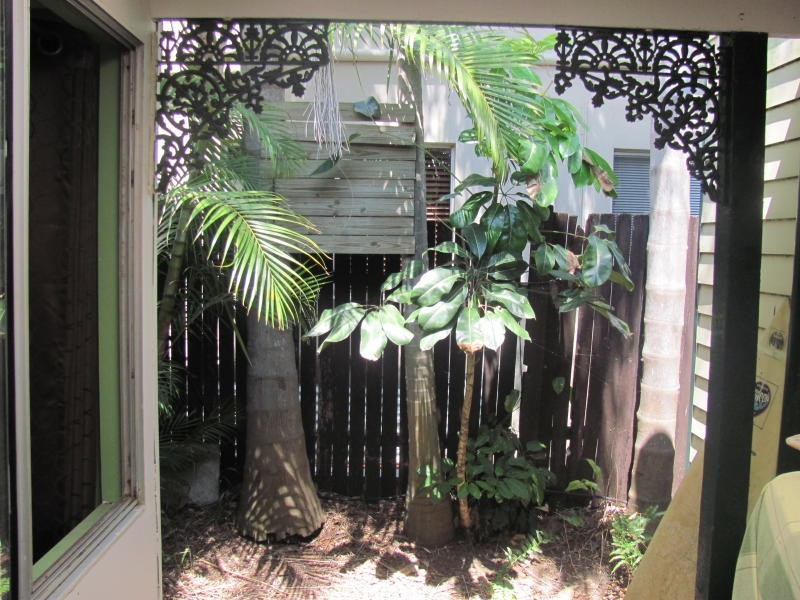 12 Chuter Ave, Southport QLD 4215