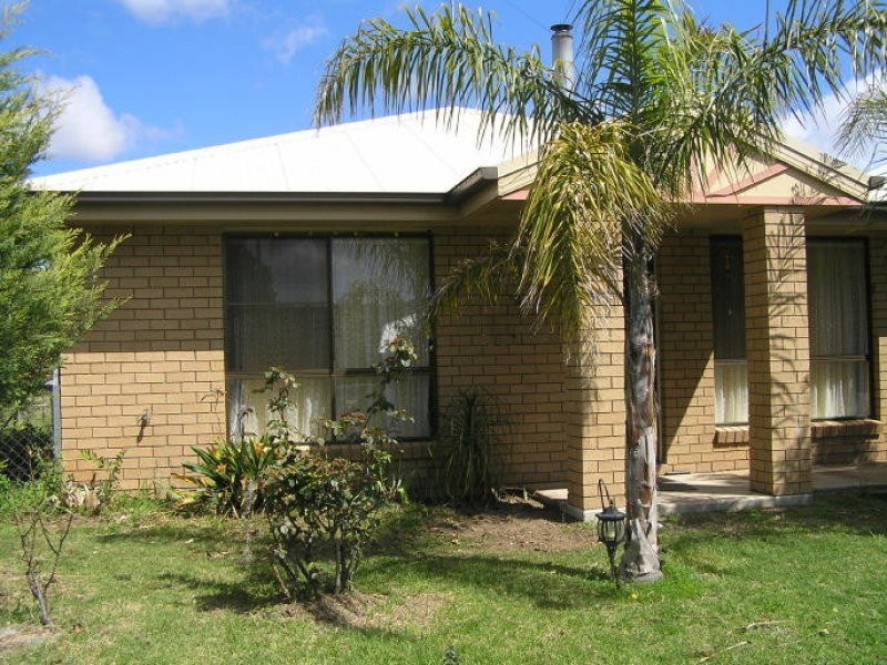 3 Gleeson, Crows Nest QLD 4355
