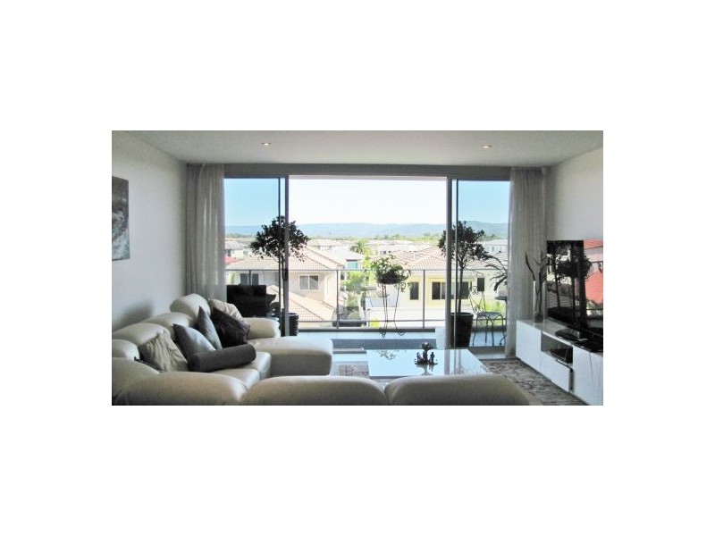 2 Activa, Hope Island QLD 4212
