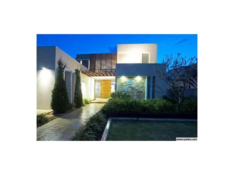 1671 Riverdale Dr, Hope Island QLD 4212