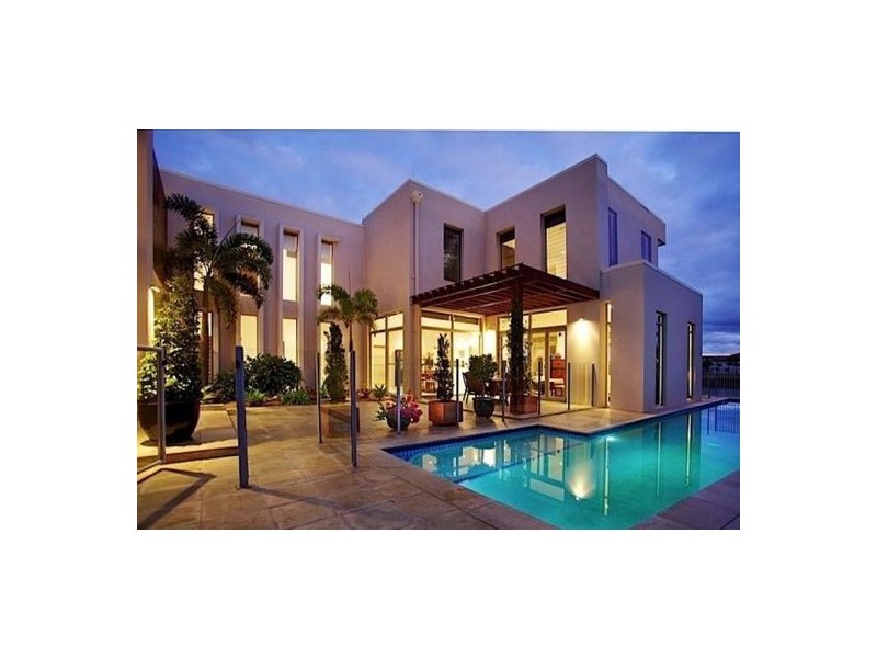 1671 Riverdale Dr, Hope Island QLD 4212