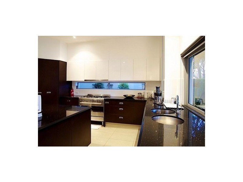 1671 Riverdale Dr, Hope Island QLD 4212