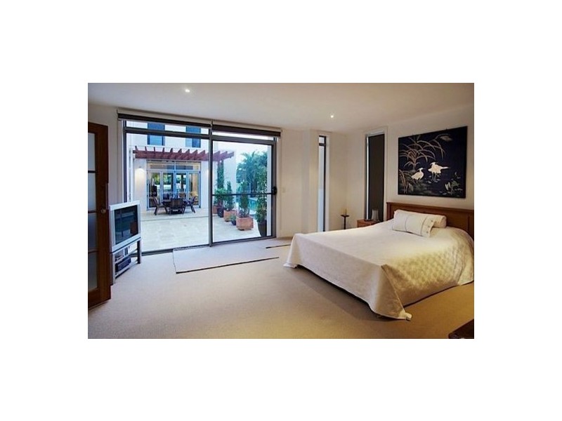 1671 Riverdale Dr, Hope Island QLD 4212