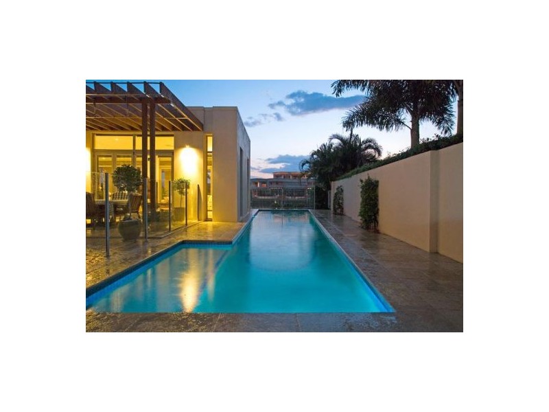 1671 Riverdale Dr, Hope Island QLD 4212