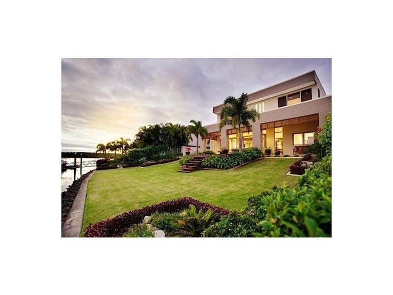 1671 Riverdale Dr, Hope Island QLD 4212