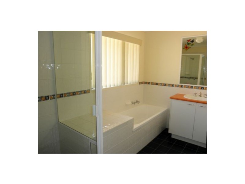 17 Bluetail Cres, Upper Coomera QLD 4209