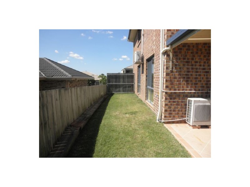 17 Bluetail Cres, Upper Coomera QLD 4209