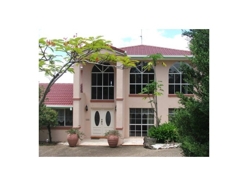 9 Nakula, Gaven QLD 4211