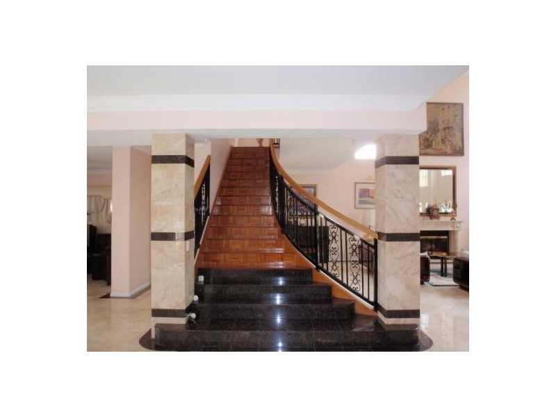 9 Nakula, Gaven QLD 4211