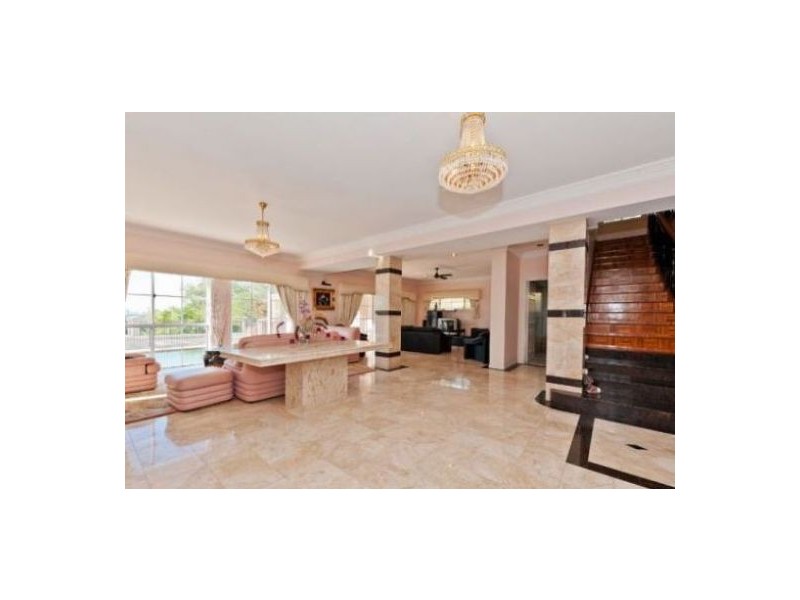 9 Nakula, Gaven QLD 4211