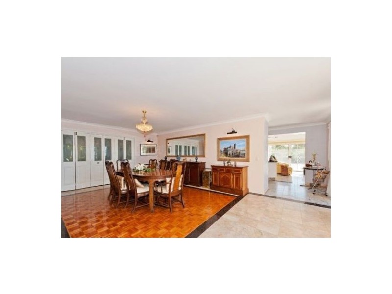 9 Nakula, Gaven QLD 4211