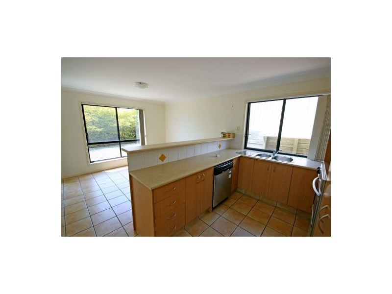 8 Katie Court, Arundel QLD 4214
