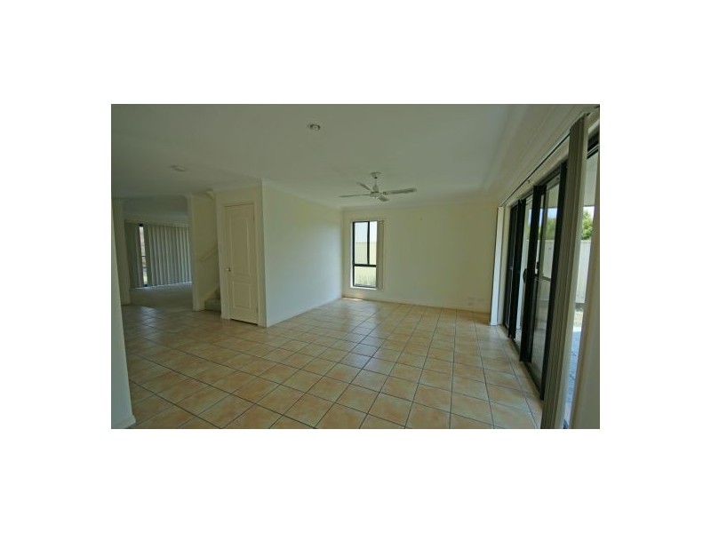 8 Katie Court, Arundel QLD 4214
