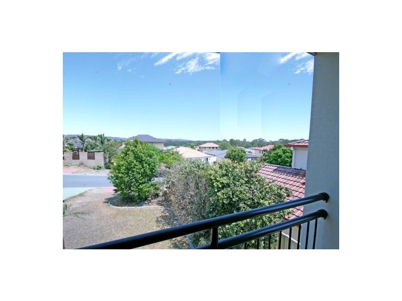 8 Katie Court, Arundel QLD 4214