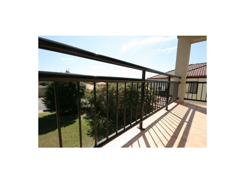 8 Katie Court, Arundel QLD 4214