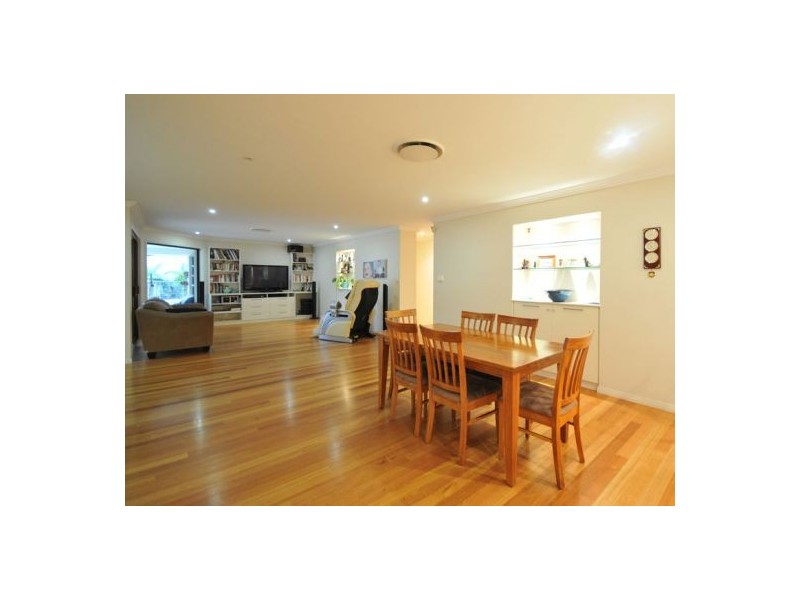 64 Worongary Road, Worongary QLD 4213